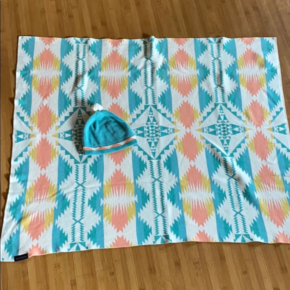 Pendleton Aztec print Baby Blanket w/Matching Hat
